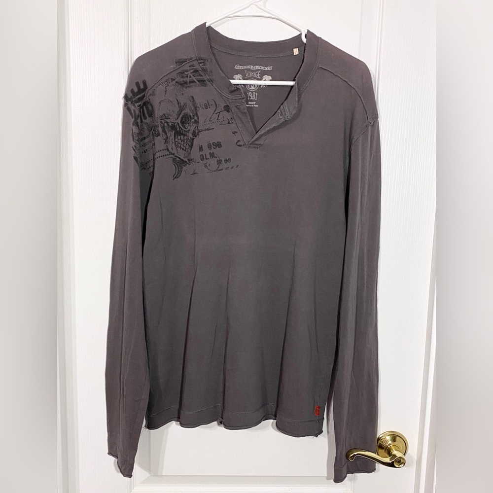 Y2K Guess Skull Graphic Split Neck Long Sleeve Tee Gray Men’s Medium